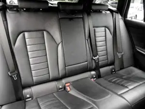 BMW 320 i M SPORT+SHZ+PDC+LC PROF Bild 4