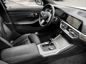 BMW 320 i M SPORT+SHZ+PDC+LC PROF Bild 3
