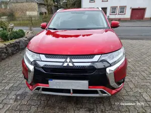 Mitsubishi Outlander PHEV Basis 4WD Bild 1