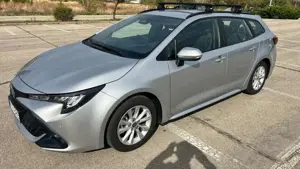 Toyota Corolla 1.8 Hybrid Business Edition Bild 2
