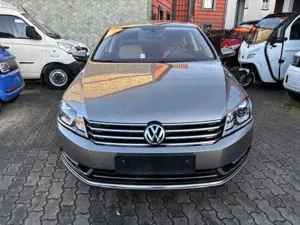 Volkswagen Passat 2.0 TDI Highline+Bi-XENON+NAVI+ALCANTARA+ Bild 3