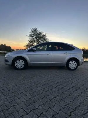 Ford Focus Mk2 1.6 Ti-VCT*TÜV neu*2.Hand*Facelift*8-fach Bild 2