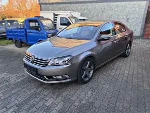 Volkswagen Passat 2.0 TDI Highline+Bi-XENON+NAVI+ALCANTARA+ Bild 2