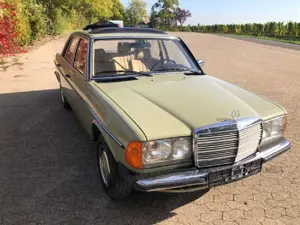 Mercedes-Benz 200 W123 200 H-Zulassung
