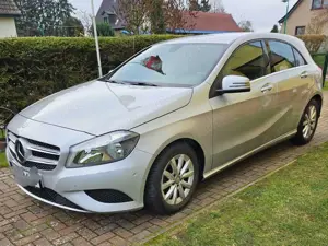 Mercedes-Benz A 180 A-Klasse (BlueEFFICIENCY)