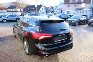 Ford Focus Turnier Vignale Leder LED Winterpaket BO Bild 4