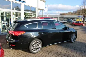 Ford Focus Turnier Vignale Leder LED Winterpaket BO Bild 3