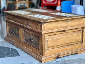 Couchtisch in massiv Holz