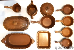 Sehr gut erhaltenes Gerzit Steingut Set 20-teilig zu verkaufen.