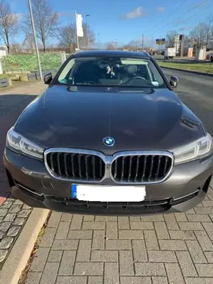 BMW 530 530e Touring-Panoramadach-AHK-Alarm Bild 4