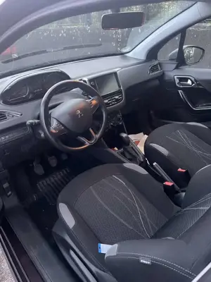 Peugeot 208 95 VTI Active Bild 4