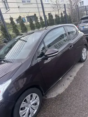 Peugeot 208 95 VTI Active Bild 3