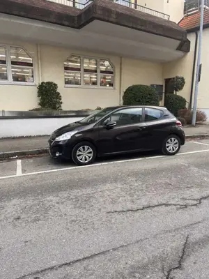 Peugeot 208 95 VTI Active Bild 1