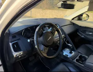 Jaguar E-Pace S AWD Bild 5