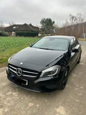 Mercedes-Benz A 180 (BlueEFFICIENCY) 7G-DCT Style