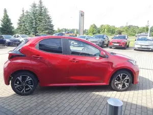 Toyota Yaris 1.5 Hybrid - Teamplayer - m. Comfort+Safety-Paket Bild 3