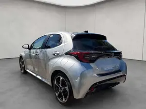 Toyota Yaris Hybrid 130 1.5 VVT-i Style Bild 3