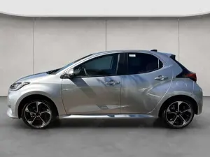 Toyota Yaris Hybrid 130 1.5 VVT-i Style Bild 2