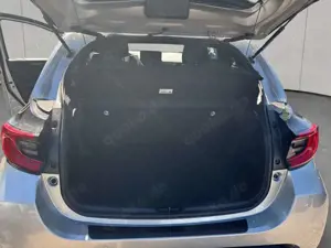 Toyota Yaris Hybrid 130 1.5 VVT-i Style Bild 4