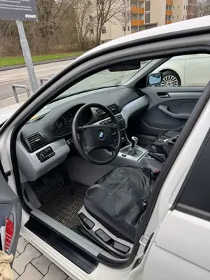 BMW 318 318i Sport Edition Bild 5