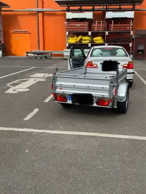 BMW 318 318i Sport Edition Bild 2