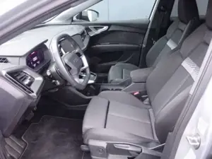 Audi Q4 e-tron 45 quattro+S-LINE+MATRIX+NAVI+RÜCKFAHRKAMERA Bild 3