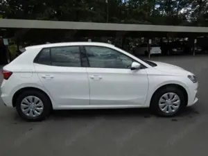 Skoda Fabia 1.0 Selection/LED/Sitzheizung/LederMFL/PDC Bild 3