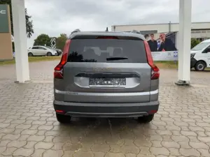 Dacia Jogger Extreme TCe 110 Bild 3