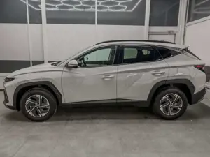 Hyundai TUCSON STYLE KLIMAAUTOMATIK TOTWINKEL NAVI SHZ RFK PDC... Bild 3