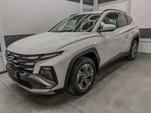 Hyundai TUCSON STYLE KLIMAAUTOMATIK TOTWINKEL NAVI SHZ RFK PDC... Bild 1