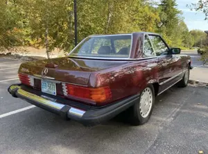 Mercedes-Benz SL 560 Oldtimer Bild 2