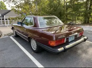 Mercedes-Benz SL 560 Oldtimer Bild 3