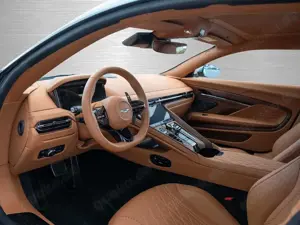 Aston Martin DB12 V8 Coupe Bild 3