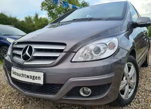 Mercedes-Benz B 180 B -Klasse BlueEfficiency *ALLWETTERREIFEN* Bild 2