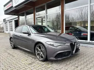 Alfa Romeo Giulia Veloce Q4 Carbon 19Zoll Navi Leder