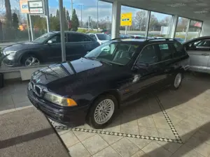 BMW 520 i Touring SCHALTER AHK KLIMA HU 01/27