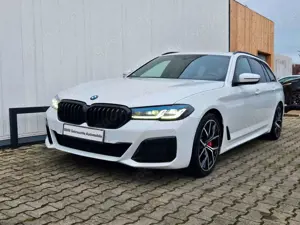 BMW 520 d*M-SPORT*HUD**AHK*KOMF.SITZE*SITZBELÜFTUNG