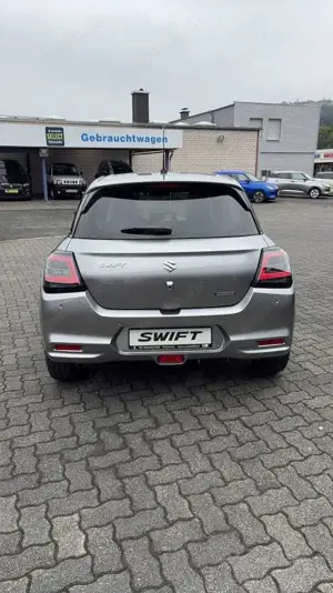 Suzuki Swift 1,2 CVT Comfort Hybrid *5 Jahre Garantie* Bild 4