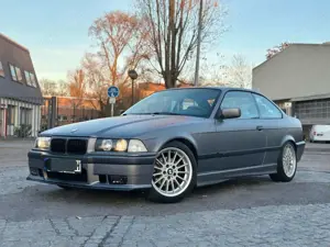 BMW 325 325i  Coupe M-Paket Old Timer