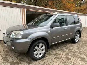 Nissan X-Trail 2.5 4x4 Aut. -4x4-Pano-AHK-Klima-Sitzheizung-Leder