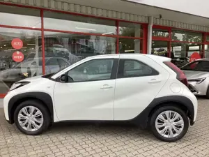 Toyota Aygo X S-CVT Business Edition in verschiedene Farben! Bild 2