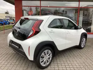 Toyota Aygo X S-CVT Business Edition in verschiedene Farben! Bild 4