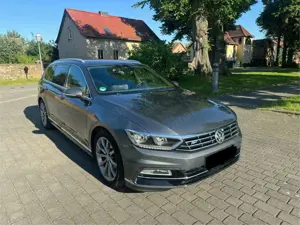 Volkswagen Passat Variant 2.0 TDI R-line DSG ACC LED Massage Leder AHK