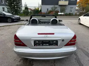 Mercedes-Benz SLK 200 Cabrio   technisch sehr gut gepflegt Bild 3