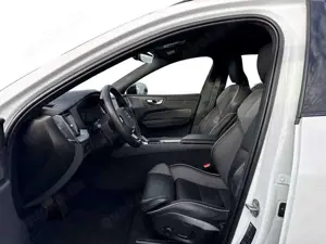 Volvo XC60 B4 Plus Dark Mild-Hybrid Diesel Bild 4