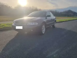 Audi A4 A4 B5 1,8T Limo  Facelift Autom 156000KM Bild 2