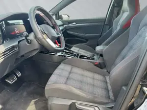 Volkswagen Golf GTI VIII 2.0 TSI DSG Black Style DCC Side A Bild 4