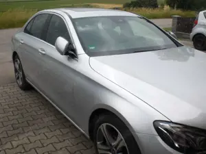 Mercedes-Benz E 220 E-Klasse Diesel d 4Matic AHK 9G-TRONIC Avantgarde