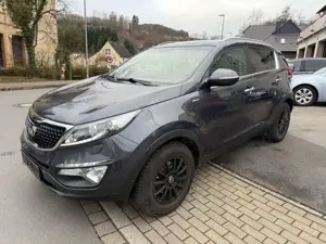 Kia Sportage Spirit 4WD Navi,R.Kame.Pano,Leder Voll
