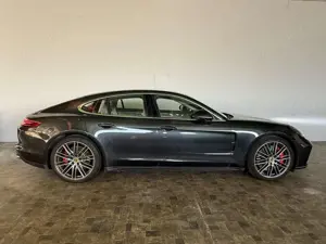 Porsche Panamera Turbo 4S, Pano, LED-Matrix, Bose, Pano, Leder